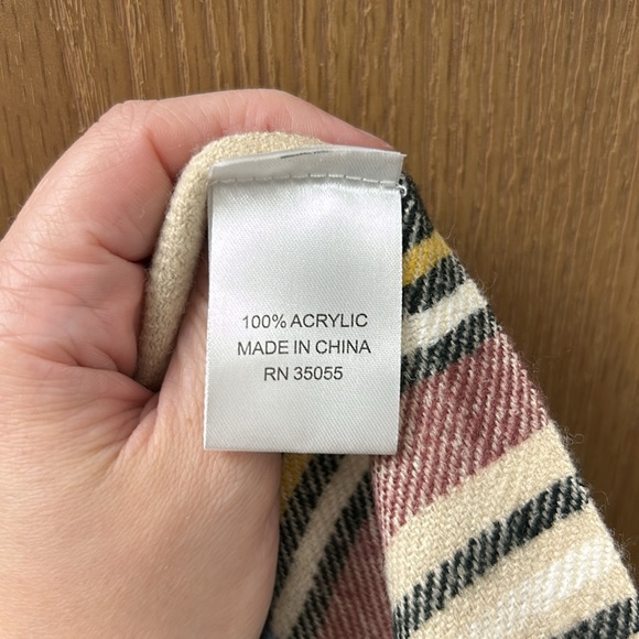 Oversized Scarf/Shawl - Picture 3 of 5